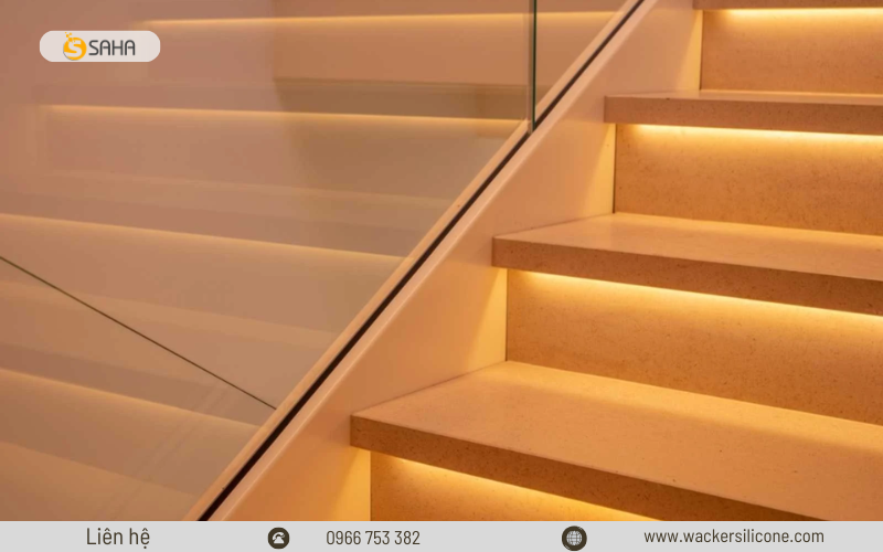 Wacker PA thi công vách kính cầu thang (3)